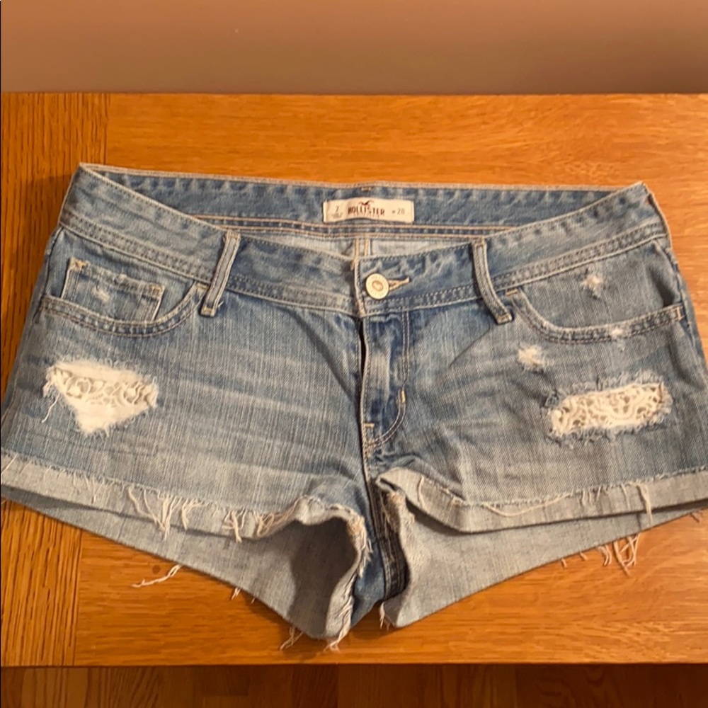 Jean shorts with doily pockets